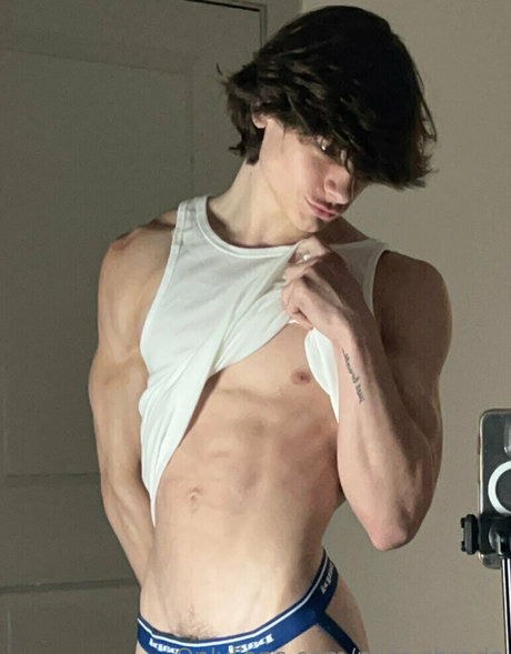 nate shreds nude model photo