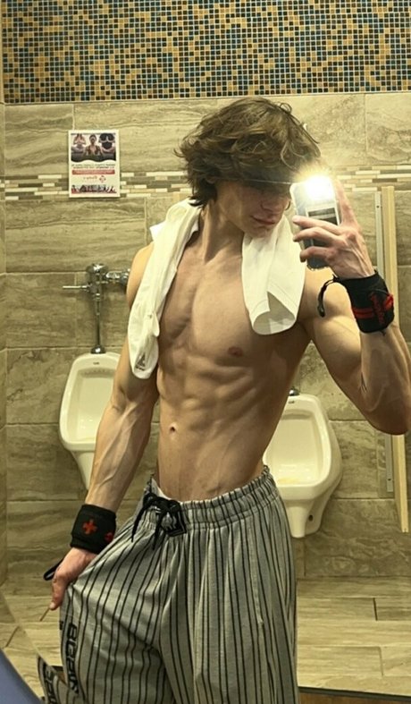 nate shreds sex model image