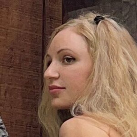 Naomi Elizabeth erotic model photo