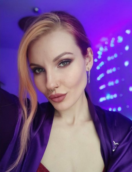 lida bond naked star photos