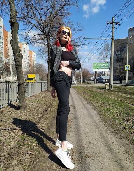 lida bond actress pics