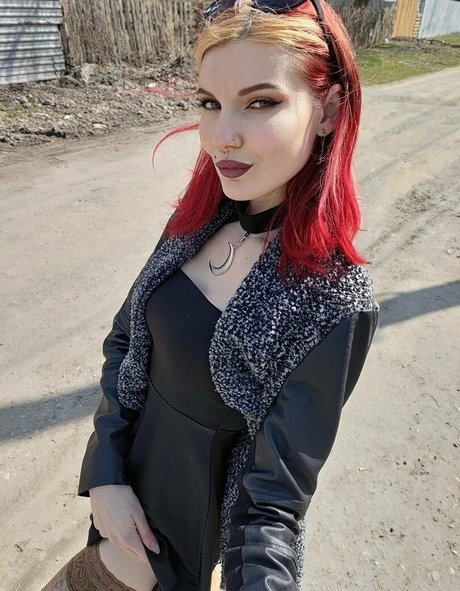 lida bond pretty star archive