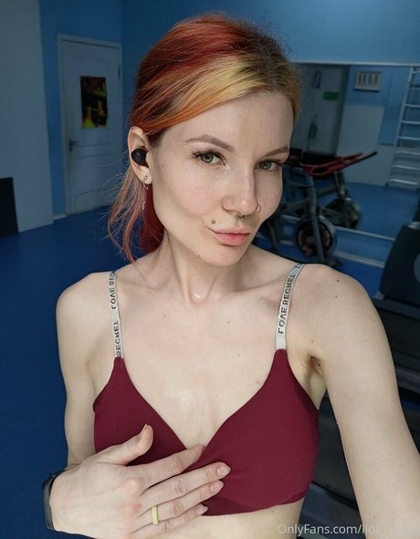 lida bond sexy actress photos