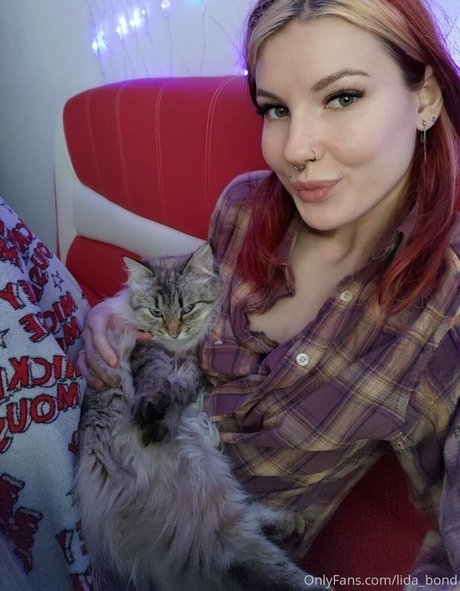 lida bond pornographic model archive