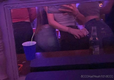 hailyeah101 pornstar sexy pics