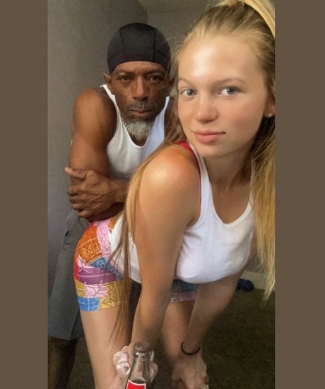 Unc Snowbunny pornstar exclusive photo