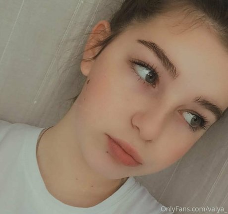 valya_ art pornstar image