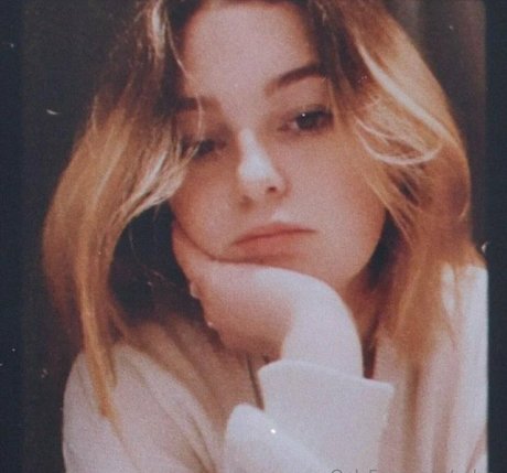 valya_ pretty pornstar pictures