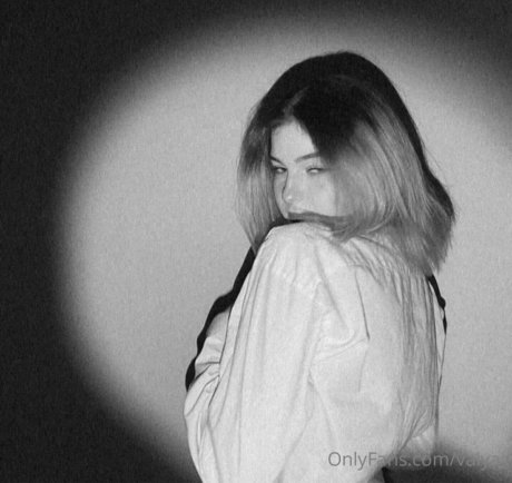 valya_ erotic model galleries