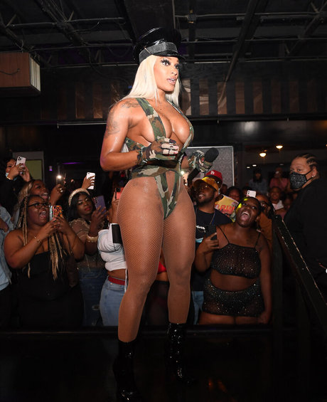 Joseline Hernandez porn model pics