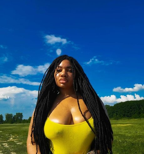 small pussy onlyfans nude pic