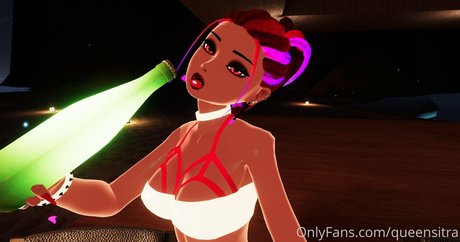 queensitra exclusive pornstar pic