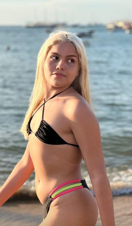 The daniii model naked pic