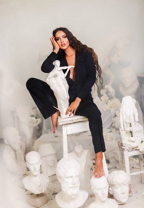 Oriola Marashi model xxx pics