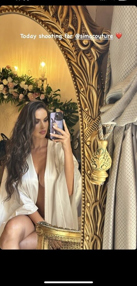 Oriola Marashi art star photos