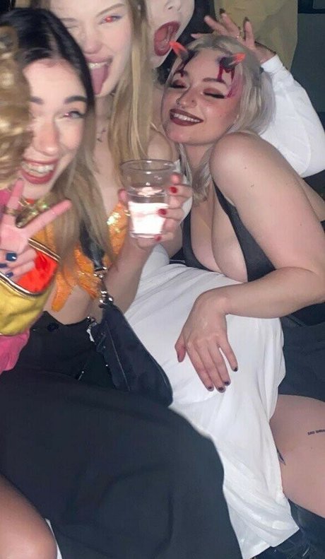 Nihachu art actress photo