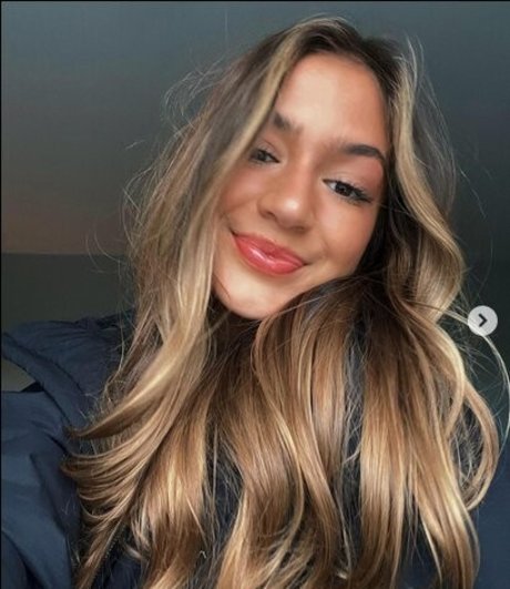 Emily Legler hd model image