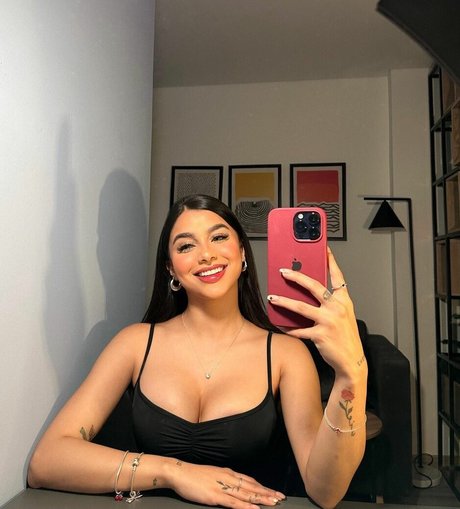 Valeria Carruyo star hd pic