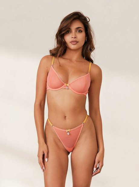 popular asian onlyfans sexy nude pics