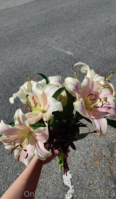 slut milf onlyfans sexy photos