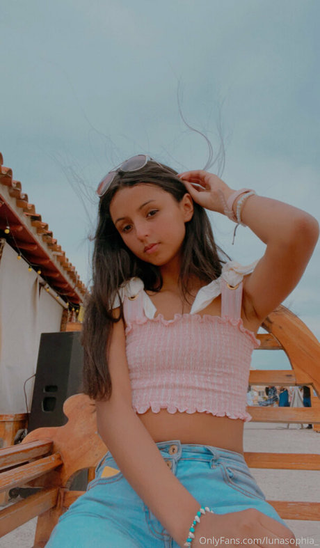 caught masturbating onlyfans beautiful pics