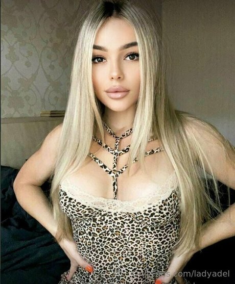 ladyadel hot star pic