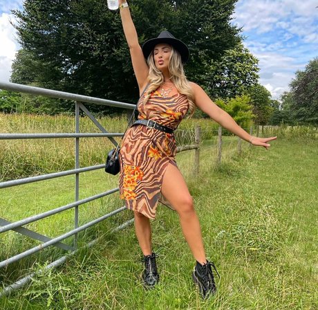 Daisydooxx exclusive star pics