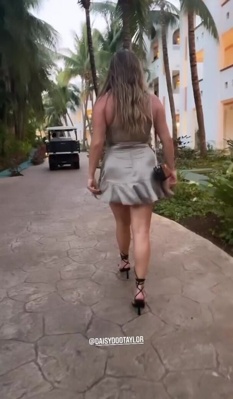 skinny shemale onlyfans art xxx image