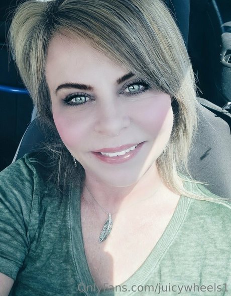juicywheels1 porn actress image