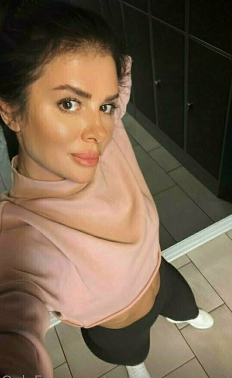 come to my bad hot star photos