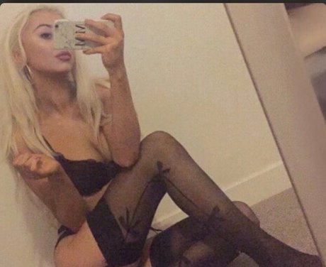 Momain star nudes pictures