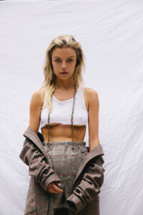 curvy shemale onlyfans sexy xxx images