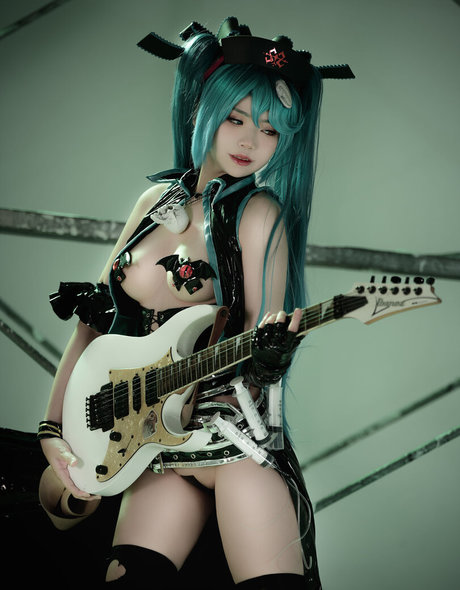 shemale masturbation onlyfans beautiful nude img