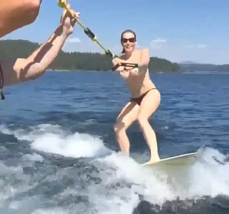 Chelsea Handler sexy model images