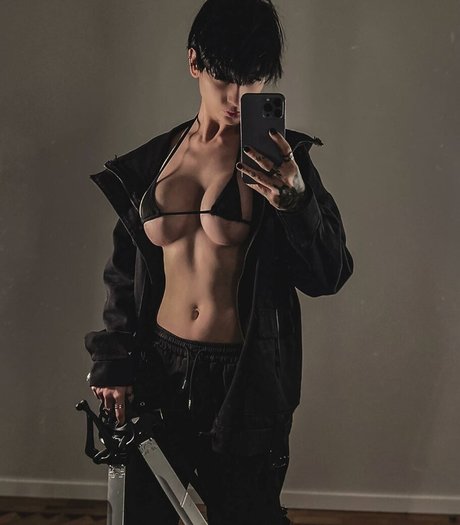 goth threesome onlyfans best pic