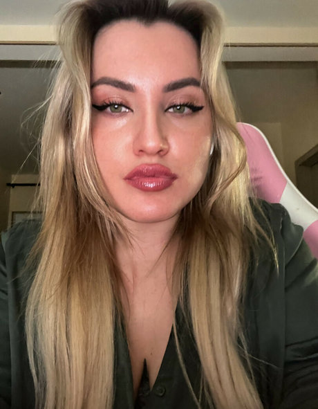 SwagRussianPanda pornographic actress photo