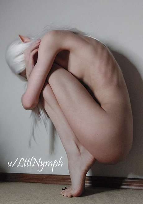 iShyNya model porn gallery