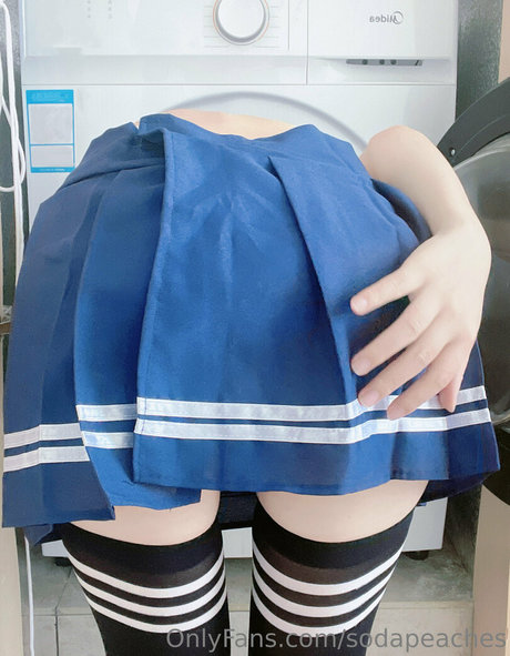 Popsodapeaches model perfect image