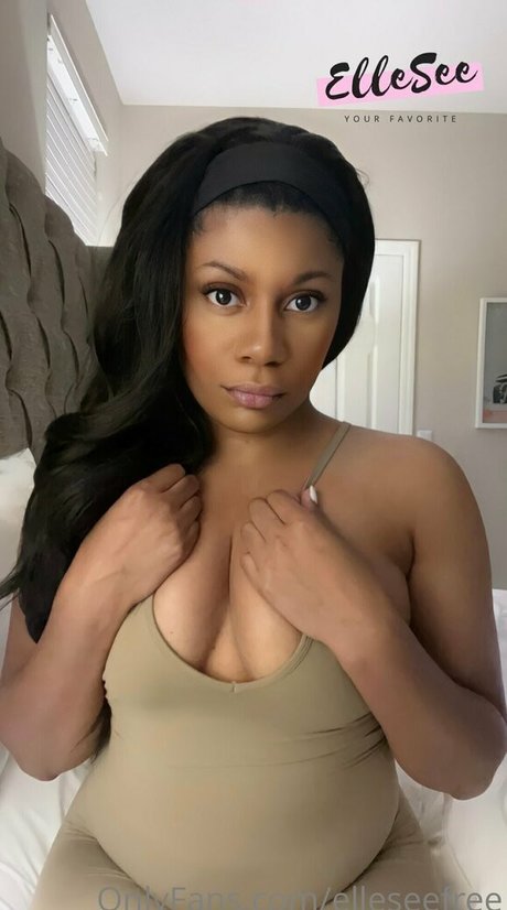 elleseefree pretty pornstar image