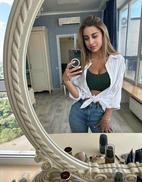 Jasmine Mills star sex pic