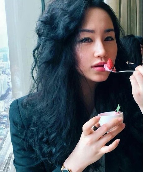 shemale cumshot onlyfans art porn picture