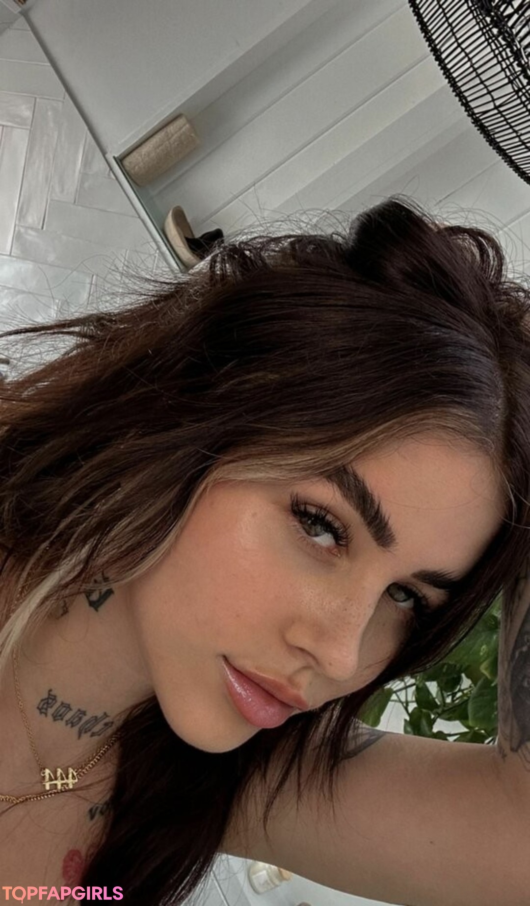 curvy kitty onlyfans top picture