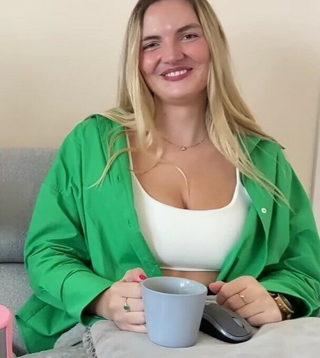 shemale fucks girl onlyfans sexy nudes images