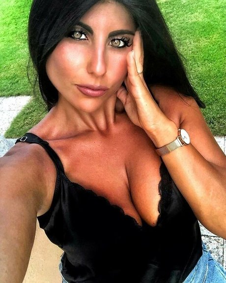 Valentina De Nucci adult actress pic