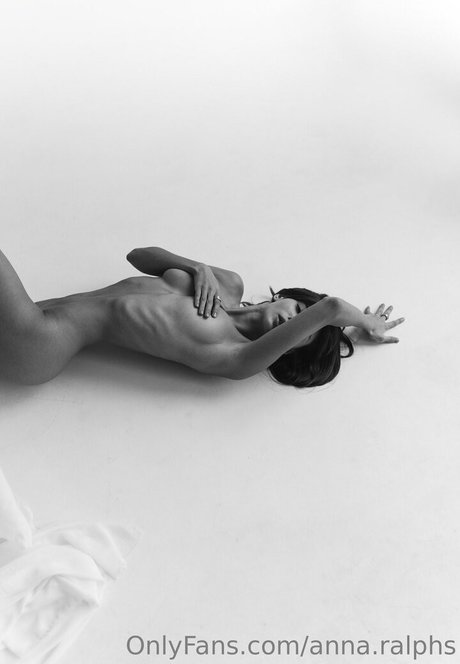 skinny asian onlyfans nude picture