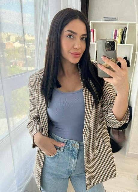 alexandrasunny hd actress pictures