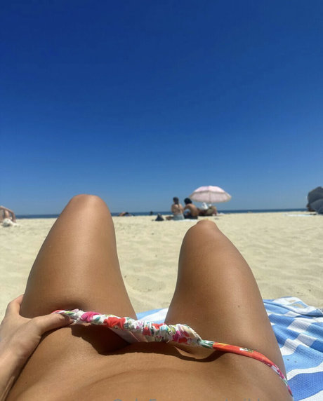 cute ebony onlyfans free nude images