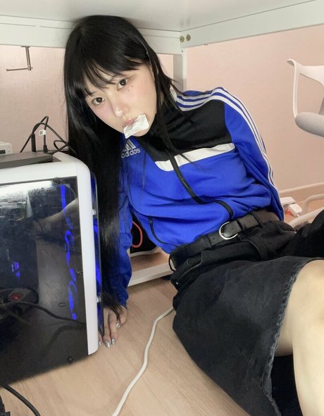 by3ol___ star erotic photos