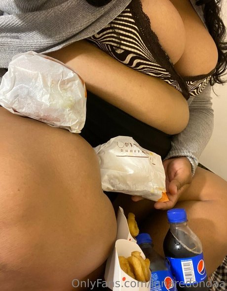 lunaredondaa model high quality pic