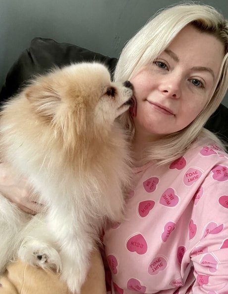 Naughty Danni pretty actress pictures